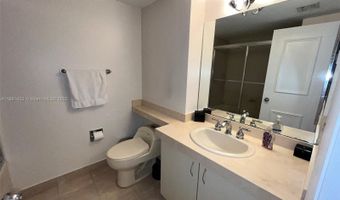 1000 W Island Blvd 2707, Aventura, FL 33160