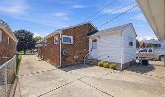 15924 Hanover Ave, Allen Park, MI 48101