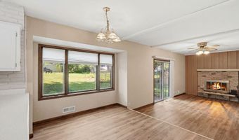 916 Whitney Dr, Apple Valley, MN 55124
