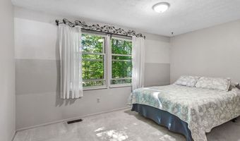 10265 Beaver Trl, Aurora, OH 44202