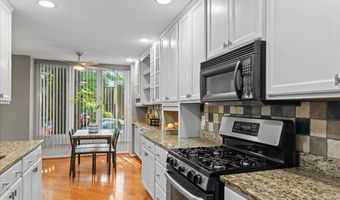 4932 SAUQUOIT Ln, Annandale, VA 22003