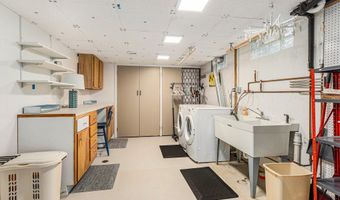 1402 Bardstown Trl, Ann Arbor, MI 48105