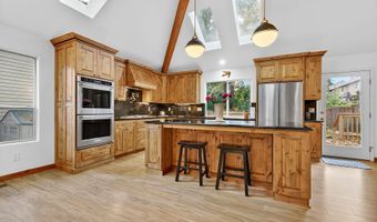 15100 SW GULL Dr, Beaverton, OR 97007