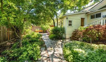 237 B St, Ashland, OR 97520