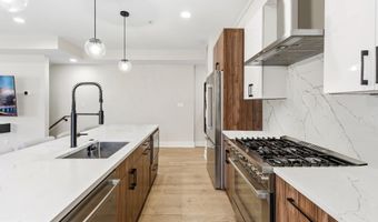 615 IRVING St NW 2, Washington, DC 20010