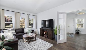 60 Harmony St, Cranston, RI 02920