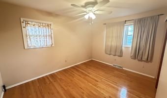 4 Nicholas Dr, Albany, NY 12205