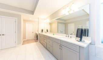 2376 Westbrooke Cir S, Ann Arbor, MI 48105