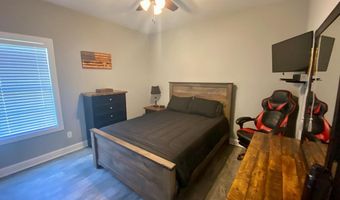 24 Robert Day Rd, Adel, GA 31620