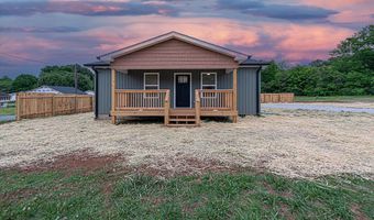 135 Short St, Athens, TN 37303
