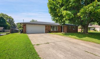 615 Country Club Ln, Anderson, IN 46011