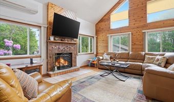 242 Colonial Ter, Albrightsville, PA 18210