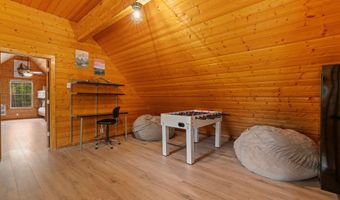 9 PINE St, Alpine, WY 83128
