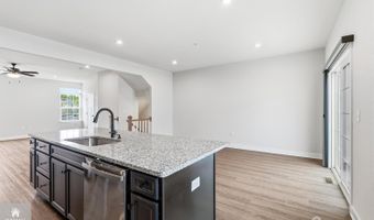 19 Kiln Dr 219, Aberdeen, NJ 07721