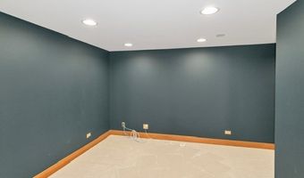 1405 Surrey Ln, Algonquin, IL 60102