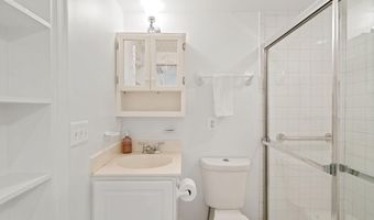 16 E LINDEN St, Alexandria, VA 22301