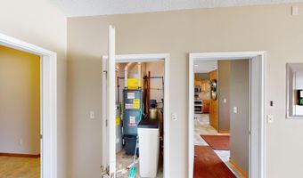 1802 Crystal Dr, Albert Lea, MN 56007
