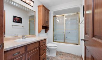 69 PENBROOK Cir, Appleton, WI 54913