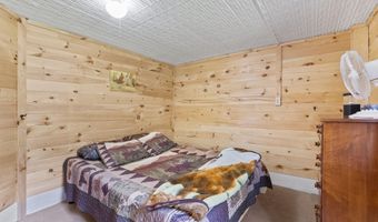 8 Cross St, Andover, ME 04216