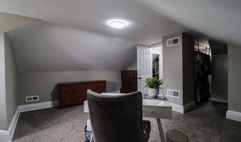 2219 SUNSET Ln, York, PA 17408