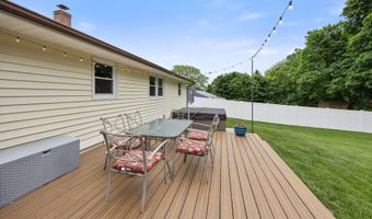 139 Contour Dr, Cheshire, CT 06410