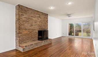 103 Pebble Creek Dr, Asheville, NC 28803