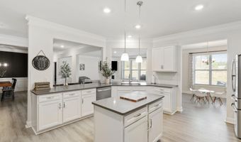 6015 Thicket Ln, Boiling Springs, SC 29316