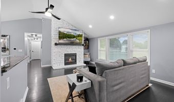 1203 Greenfield Dr, Alden, NY 14004
