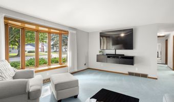2601 S GREENVIEW St, Appleton, WI 54915