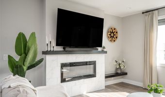 3217 Lakeview Dr SE, Altoona, IA 50009