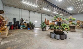 5276 Oakcrest Hill Rd SE, Riverside, IA 52327