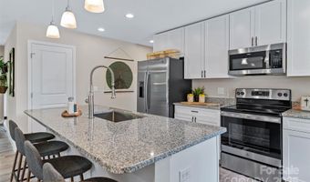 9 Silent Pl, Asheville, NC 28806