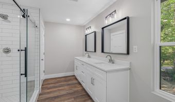 1512 Brentwood Dr, Athens, TN 37303