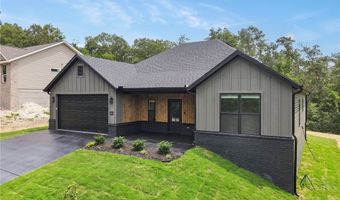 4 McGaugh Dr, Bella Vista, AR 72714