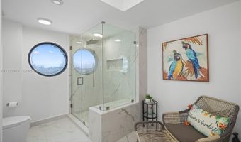 1000 W Island Blvd 504, Aventura, FL 33160