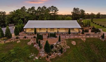 1020 Thomas Rd, Benton, TN 37307