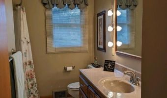 1899 Eisenhower Cir, Aberdeen, SD 57401