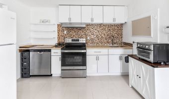 91 Hedges Ln, Amagansett, NY 11937