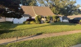 28 Irongate Ln, Aberdeen, NJ 07747
