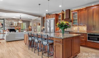 11 Hearthstone Dr, Asheville, NC 28803