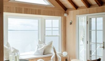 8-10 Old Lazy Point Rd, Amagansett, NY 11930