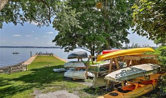 25 Viking Dr, Bristol, RI 02809