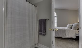 7835 Shannon Lakes Way, Indianapolis, IN 46217