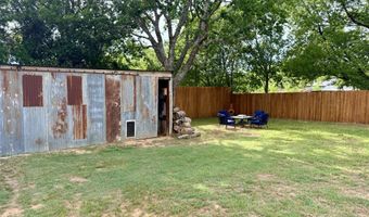 606 S Hubbard St, Alvord, TX 76225