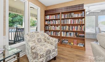 1503 Abbey Cir, Asheville, NC 28805