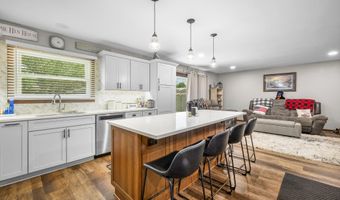 3811 CLIFF St, Wisconsin Rapids, WI 54494
