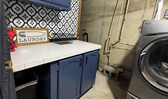 807 6th St, Aurora, NE 68818