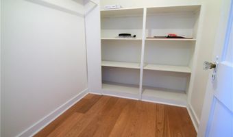 460 E Main Rd, Middletown, RI 02842