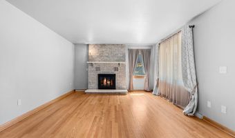 500 W SUNSET Ave, Appleton, WI 54911