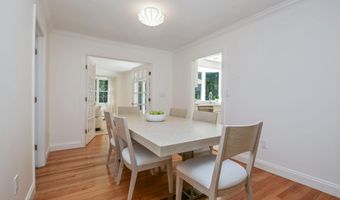 11 Pond Pl, Cos Cob, CT 06807